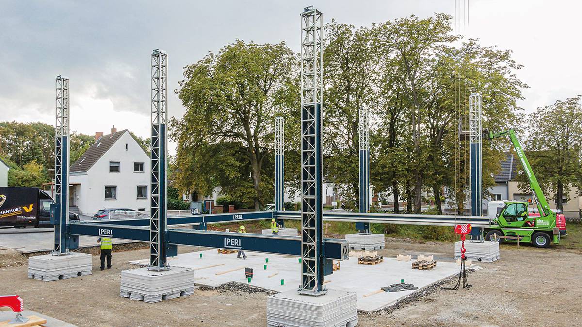 PERI GmbH is building Germany’s first 3D-printed residential building in Beckum, North Rhine-Westphalia. The two-storey detached house with approx. 80 sqm of living space per floor is not being constructed in the conventional manner, it is being printed by a 3D construction printer.